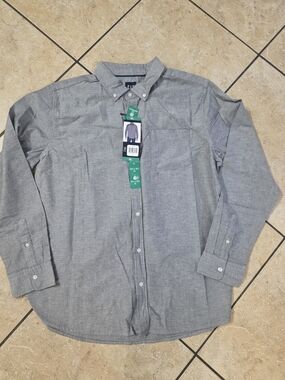 GAP Men’s Button-Down Shirt in Heather Gray